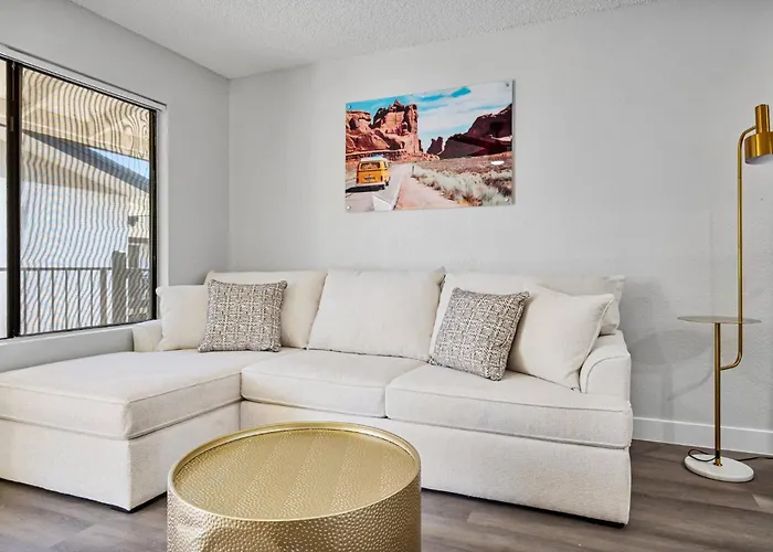 Apartment Luxurious 1b1b With Free Parking *